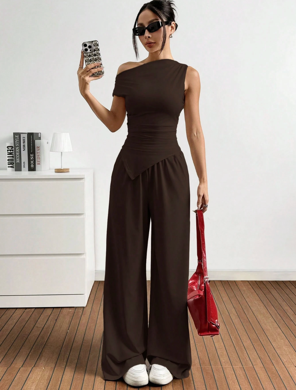 Set Asymmetric Edge - Sleek. Modern. Monochromatic.