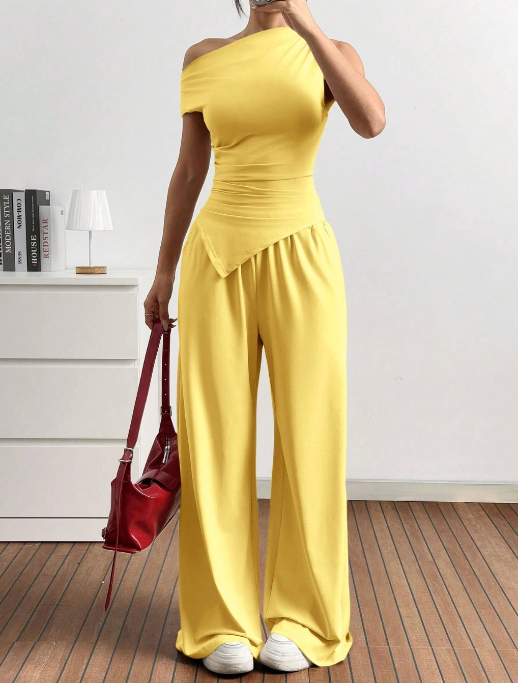 Set Asymmetric Edge - Sleek. Modern. Monochromatic.