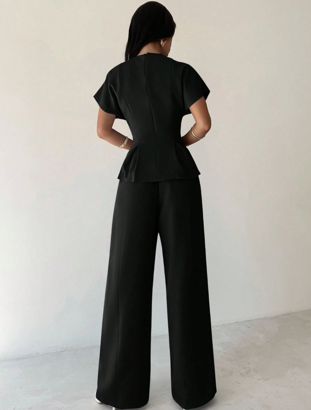 Set The Eternal - Vintage Elegance. Modern Comfort. Pure Escape.