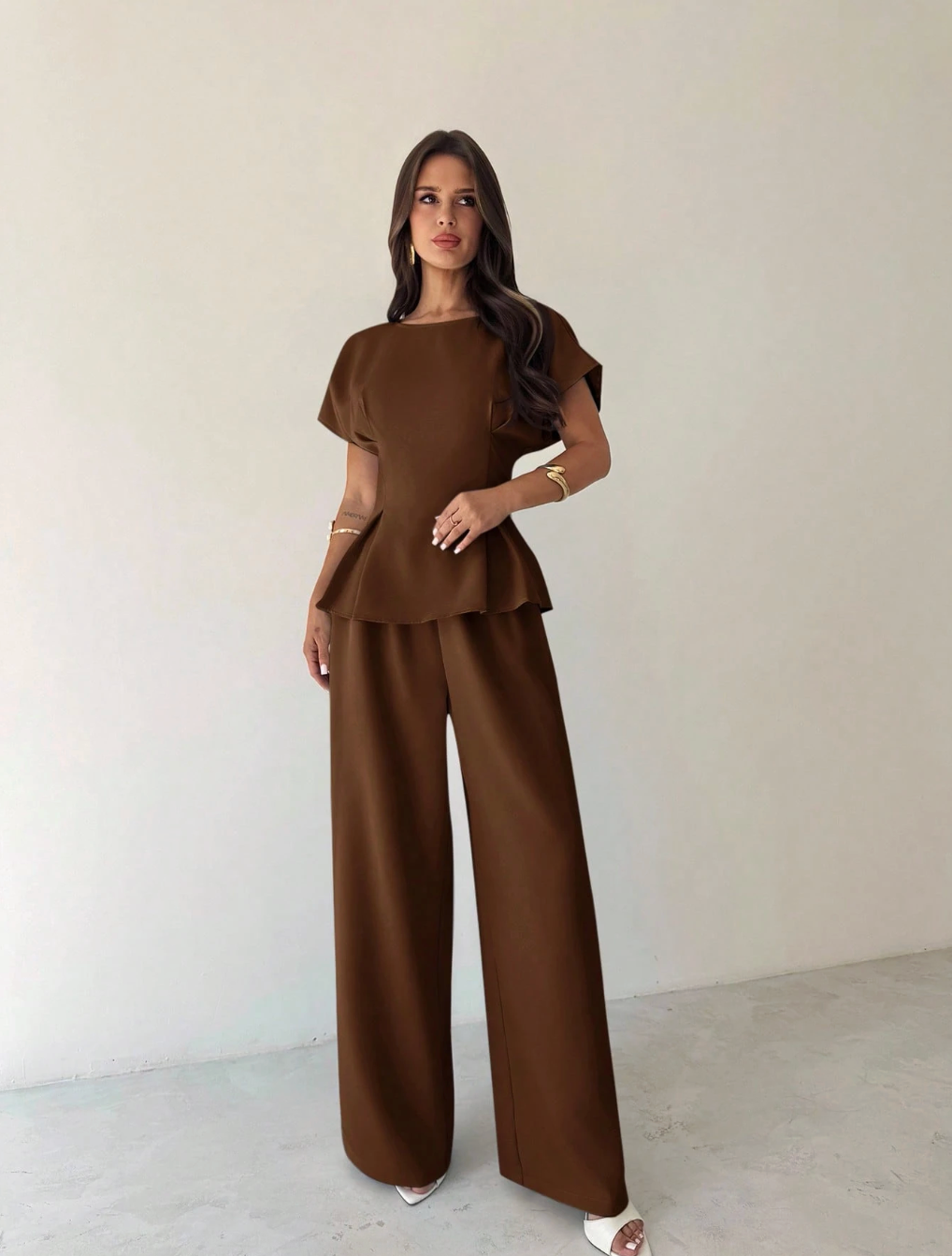 Set The Eternal - Vintage Elegance. Modern Comfort. Pure Escape.